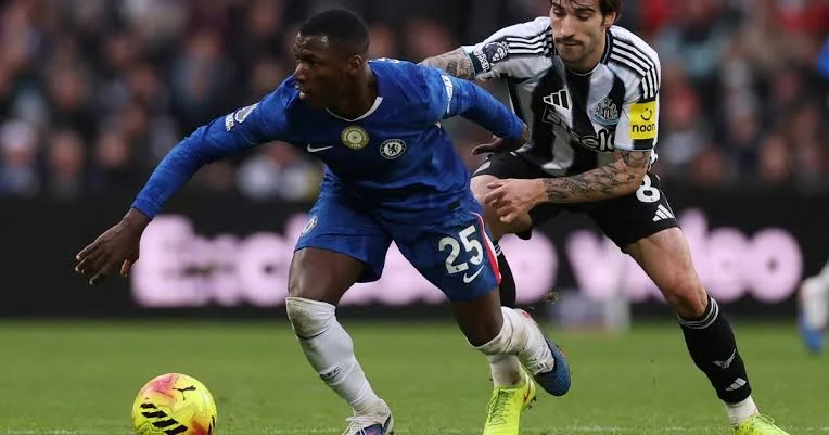 img of Chelsea rescata un empate 2-2 ante Newcastle con Moisés Caicedo como titular